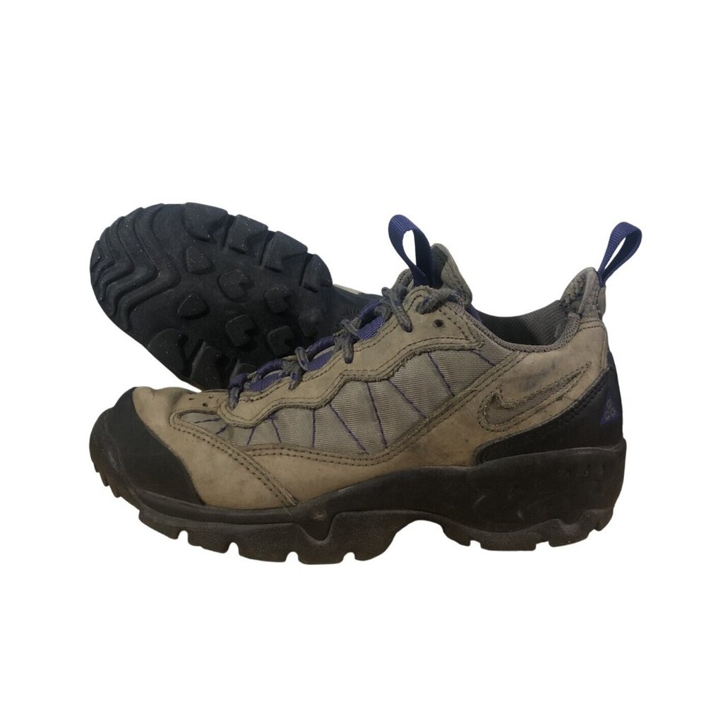 Vintage NIKE Hikers WOMENS‎ Size 8 Tan And Purple